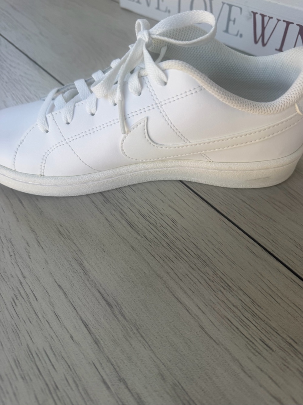 Nike Court Royale 2 Low Premium Triple White Sneakers Size 8.5 EUC - Picture 6 of 9